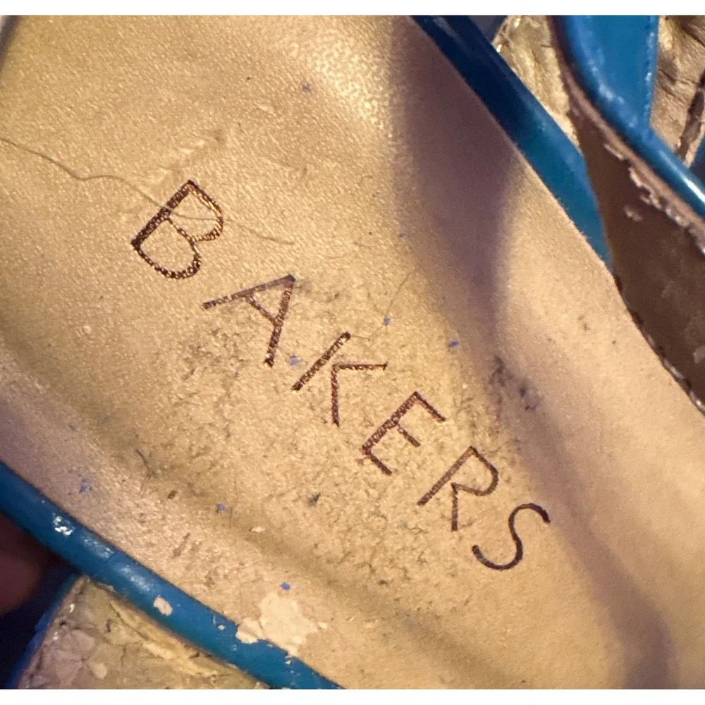 Bakers Teal Patent T Strap Platform Heels Y2K Peep Toe Size 8.5